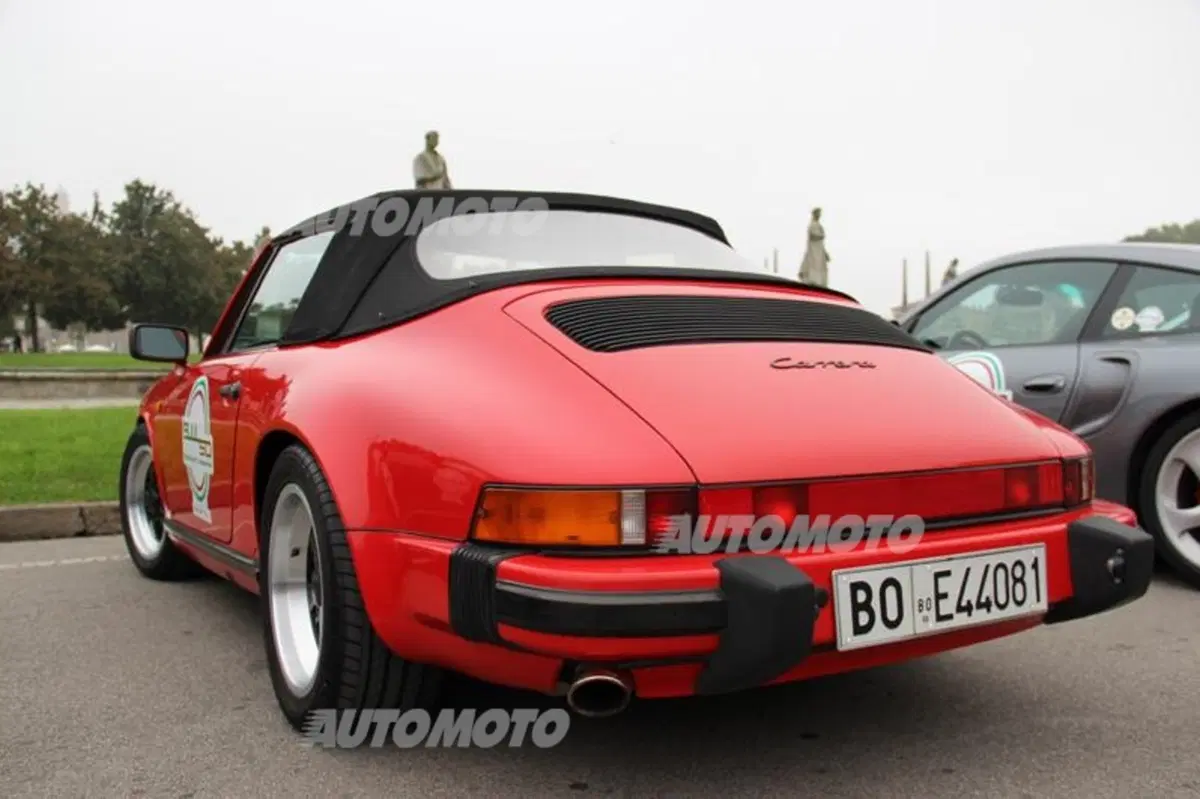 Porsche 911: rifarsi gli occhi al raduno con 50 anni di storia (86)