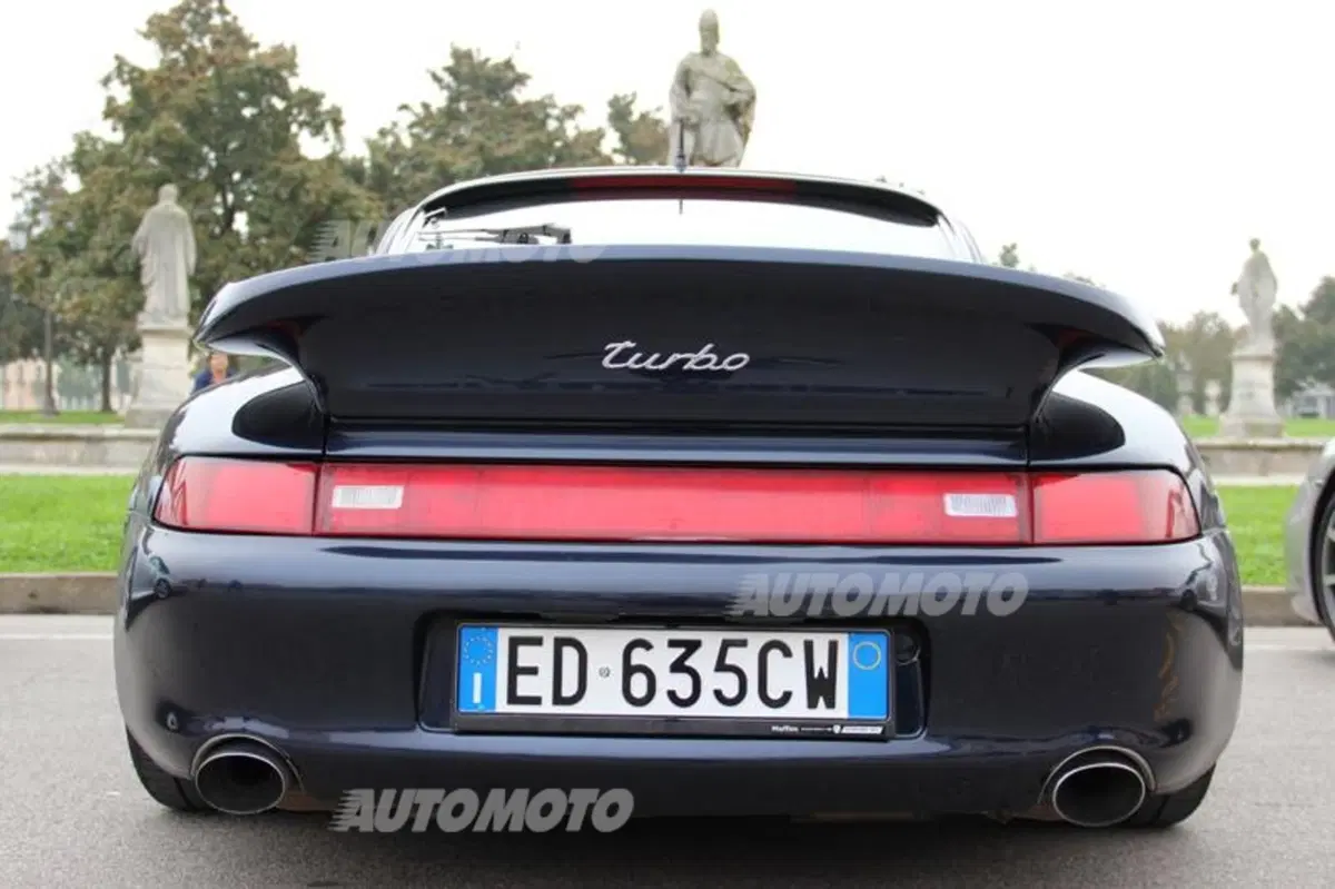 Porsche 911: rifarsi gli occhi al raduno con 50 anni di storia (87)