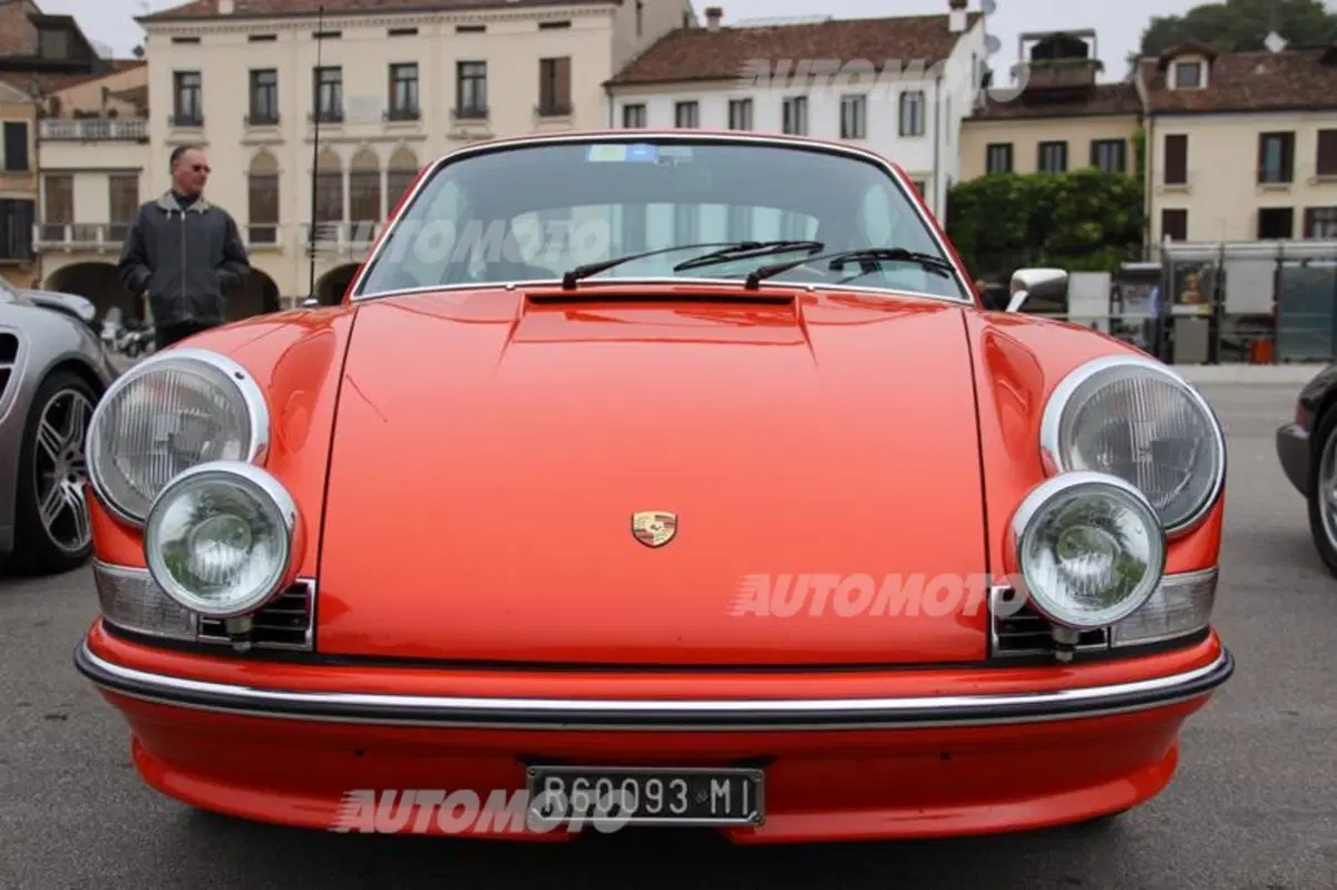 Porsche 911: rifarsi gli occhi al raduno con 50 anni di storia (99)