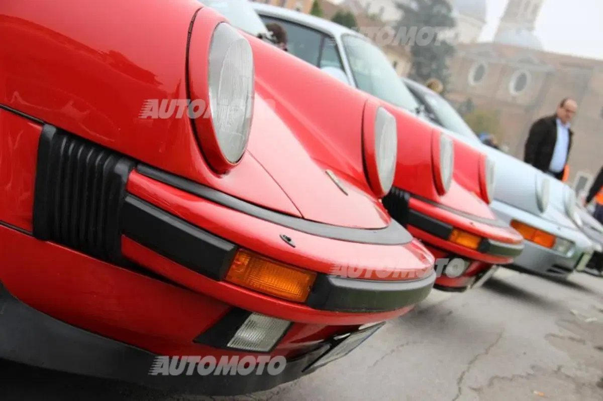 Porsche 911: rifarsi gli occhi al raduno con 50 anni di storia (113)