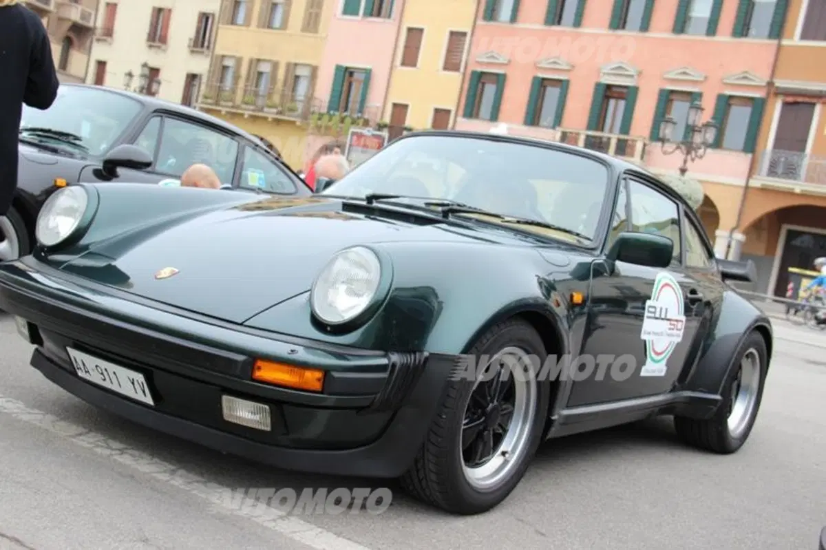 Porsche 911: rifarsi gli occhi al raduno con 50 anni di storia (114)