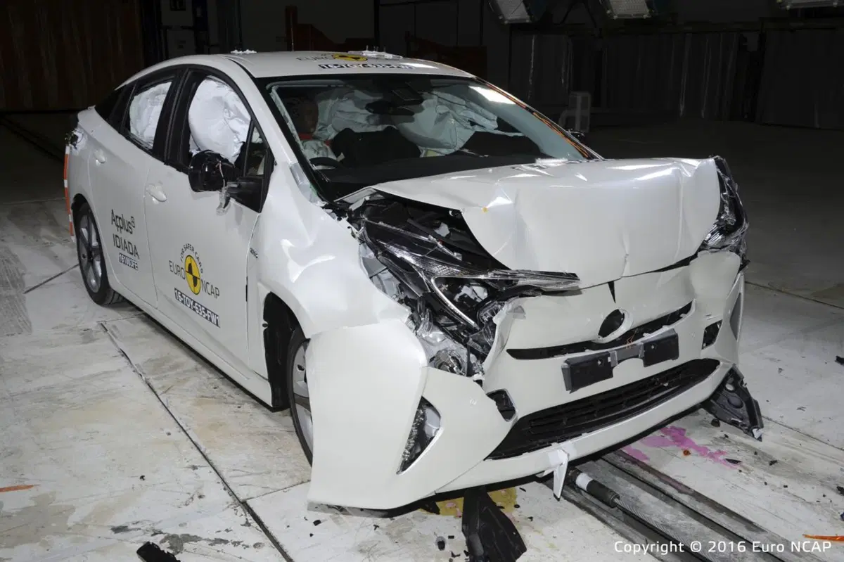 Toyota Prius, Hyundai Ioniq e Volkswagen Tiguan le migliori del 2016 per Euro NCAP (3)