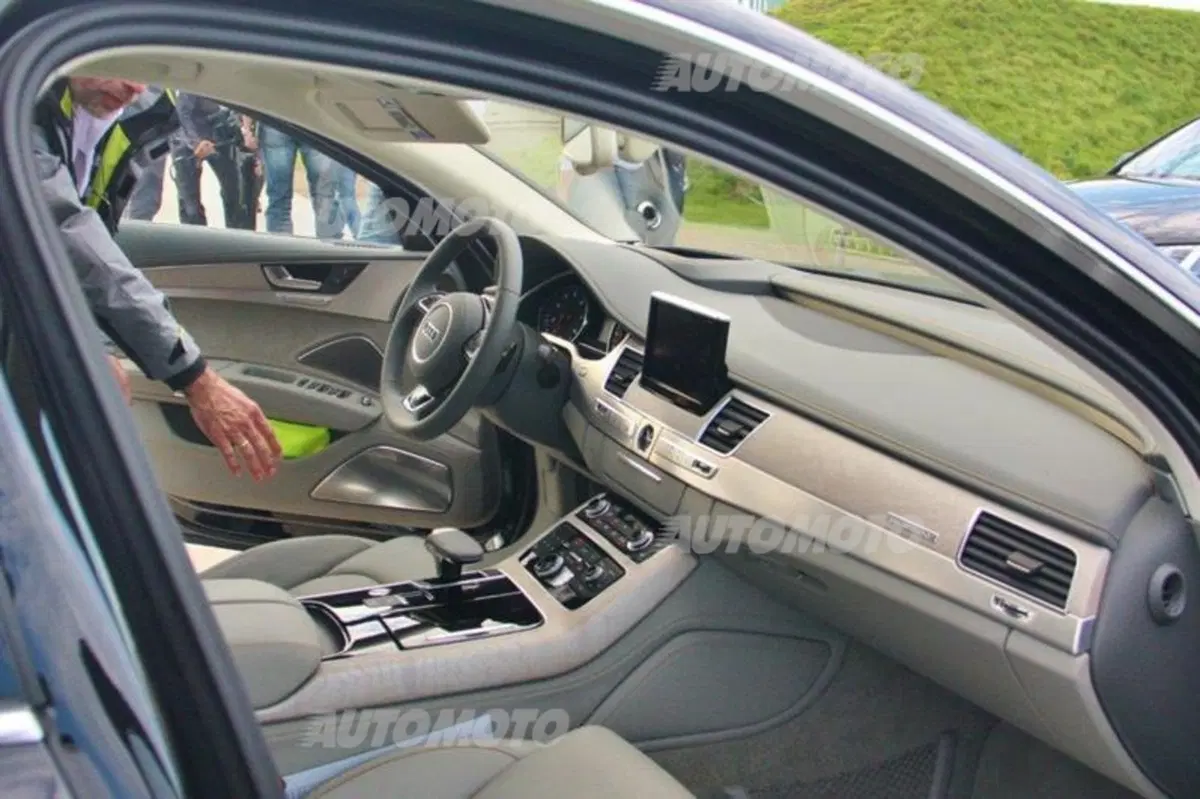 Audi A8 restyling (52)