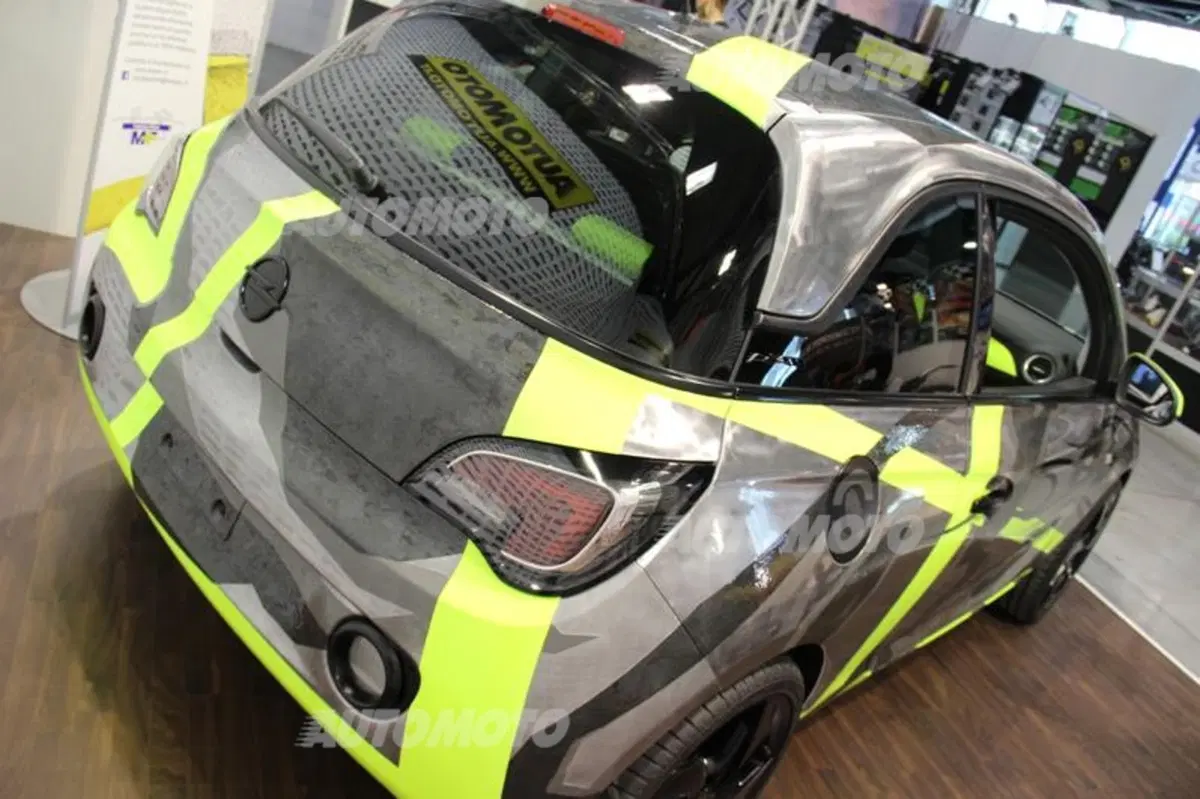 Opel Adam: ecco l'esemplare realizzato da Rossi e Drudi per beneficenza (7)