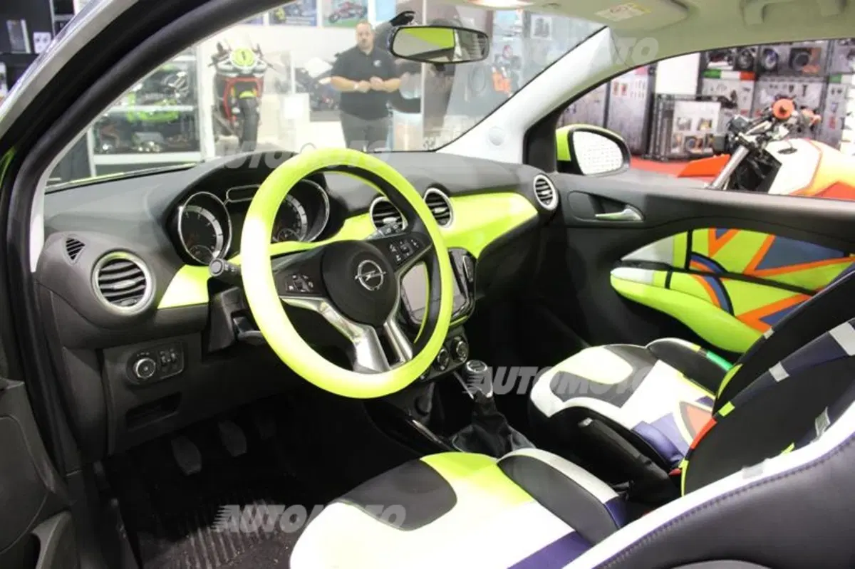 Opel Adam: ecco l'esemplare realizzato da Rossi e Drudi per beneficenza (16)