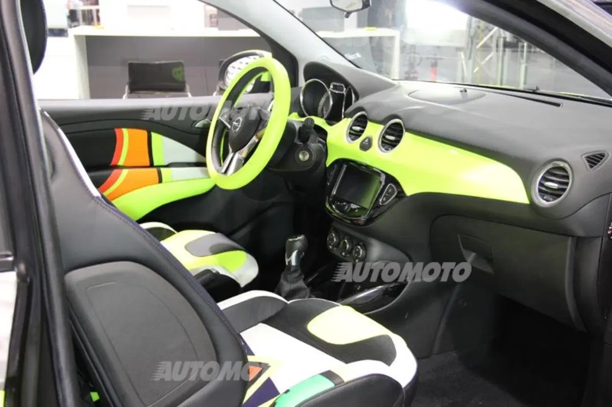 Opel Adam: ecco l'esemplare realizzato da Rossi e Drudi per beneficenza (20)