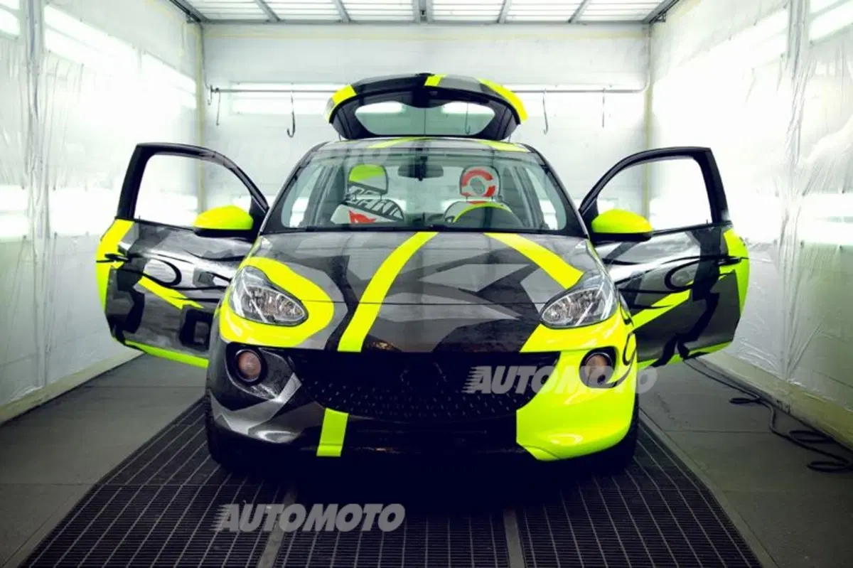 Opel Adam: ecco l'esemplare realizzato da Rossi e Drudi per beneficenza (37)
