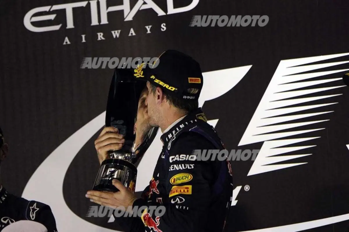Formula 1 GP Abu Dhabi 2013: le foto più belle di Yas Marina (4)