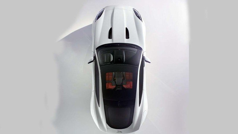 Jaguar F-Type Coup&eacute;: primo teaser ufficiale