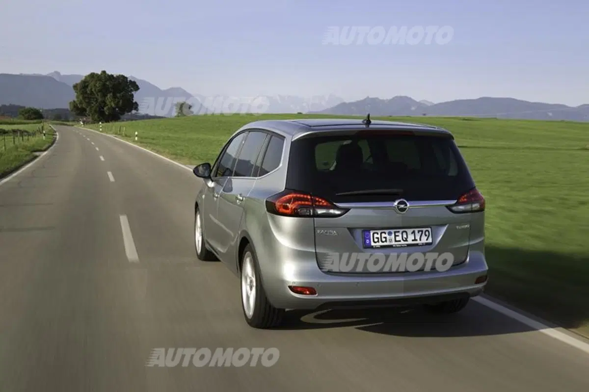 Opel Zafira Tourer 1.6 CDTI (23)
