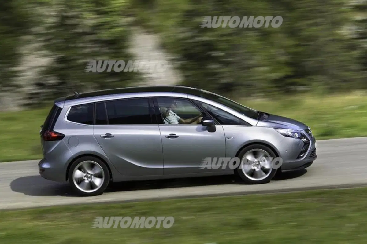 Opel Zafira Tourer 1.6 CDTI (24)