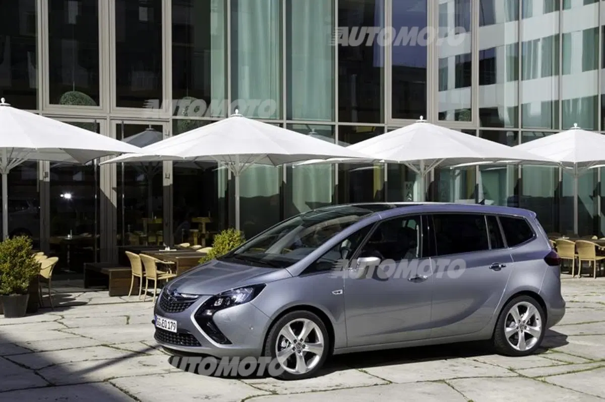 Opel Zafira Tourer 1.6 CDTI (26)