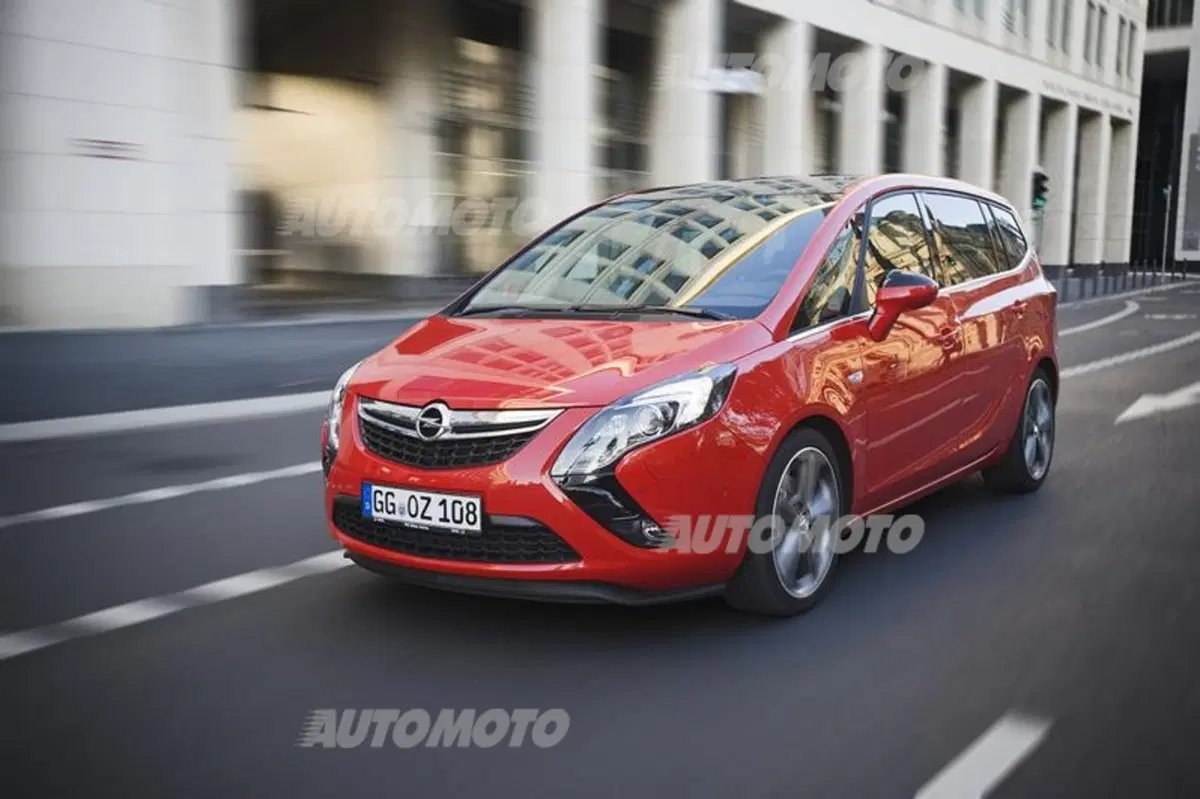 Opel Zafira Tourer 1.6 CDTI (33)