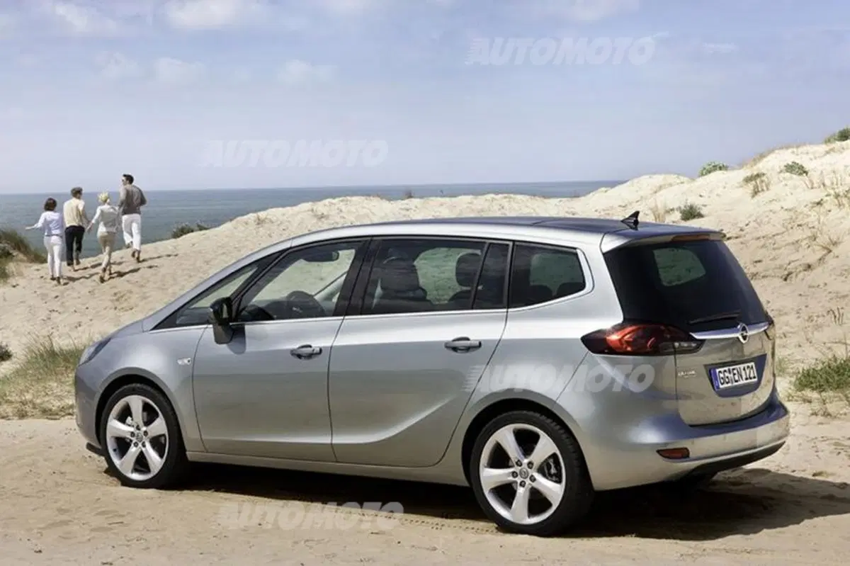 Opel Zafira Tourer 1.6 CDTI (38)