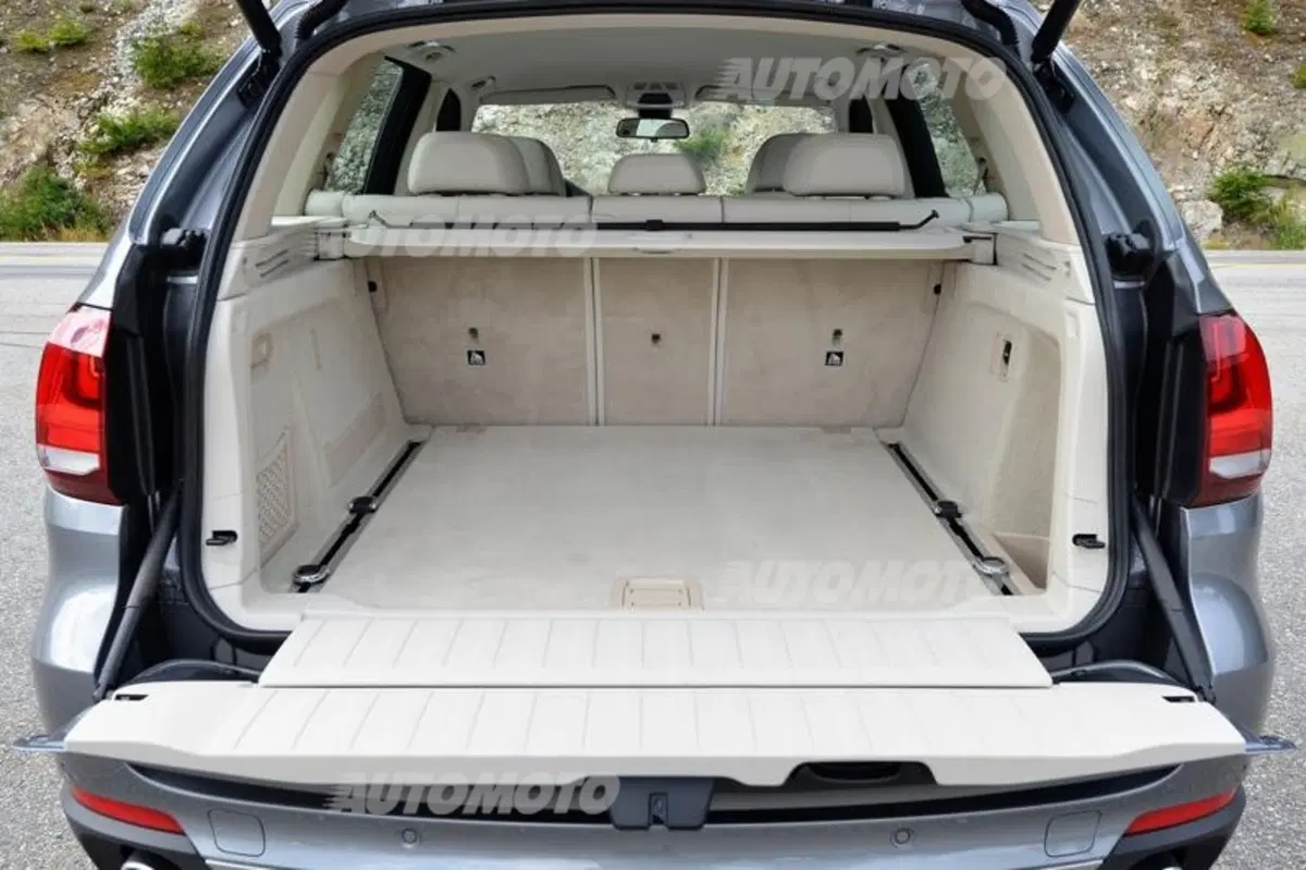 Nuova BMW X5 (48)