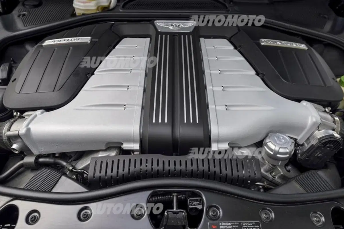 Garavaglia: «Nuova Bentley Flying Spur? Lusso, tecnologia e piacere di guida» (31)