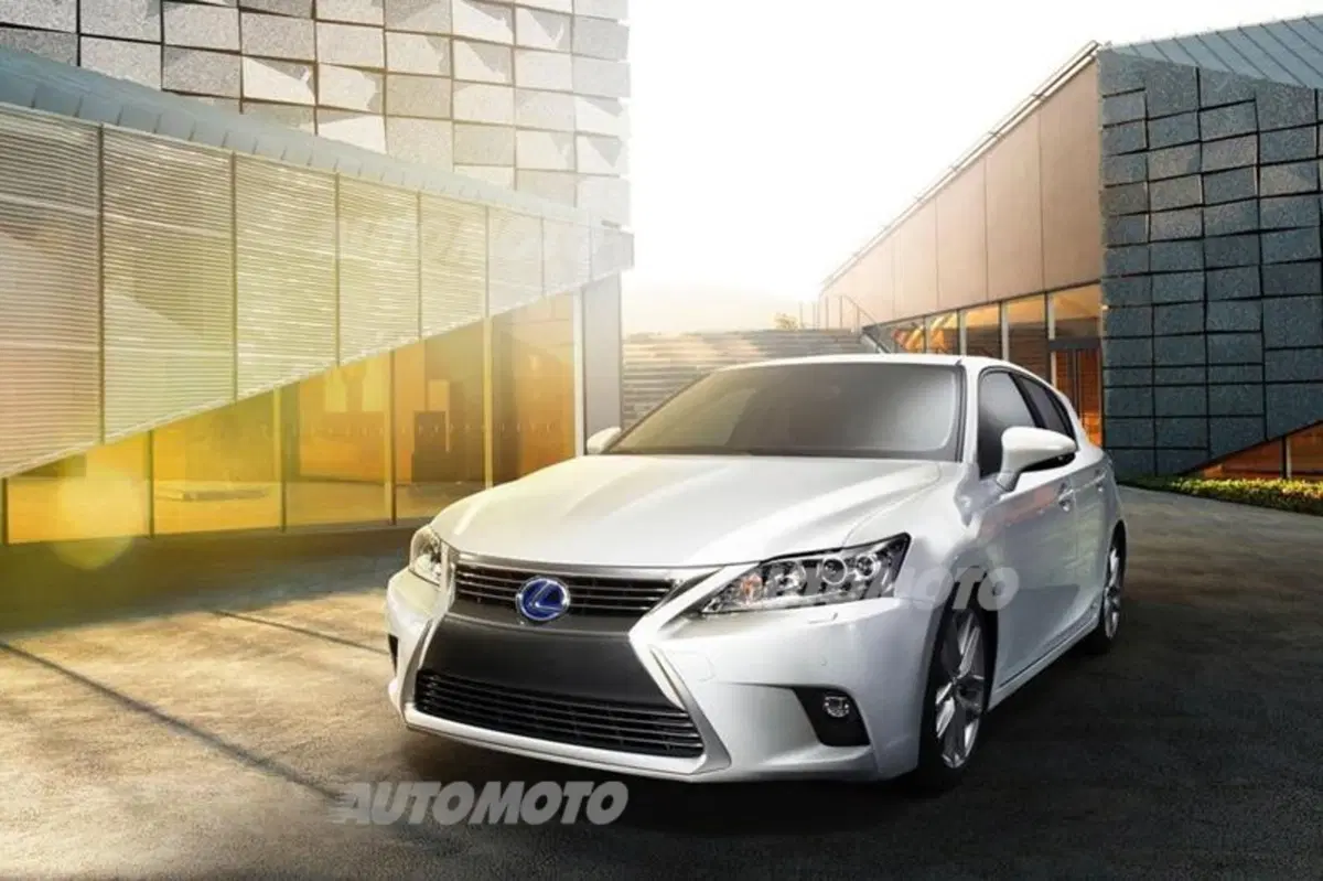 Lexus CT Hybrid restyling: prime immagini ufficiali