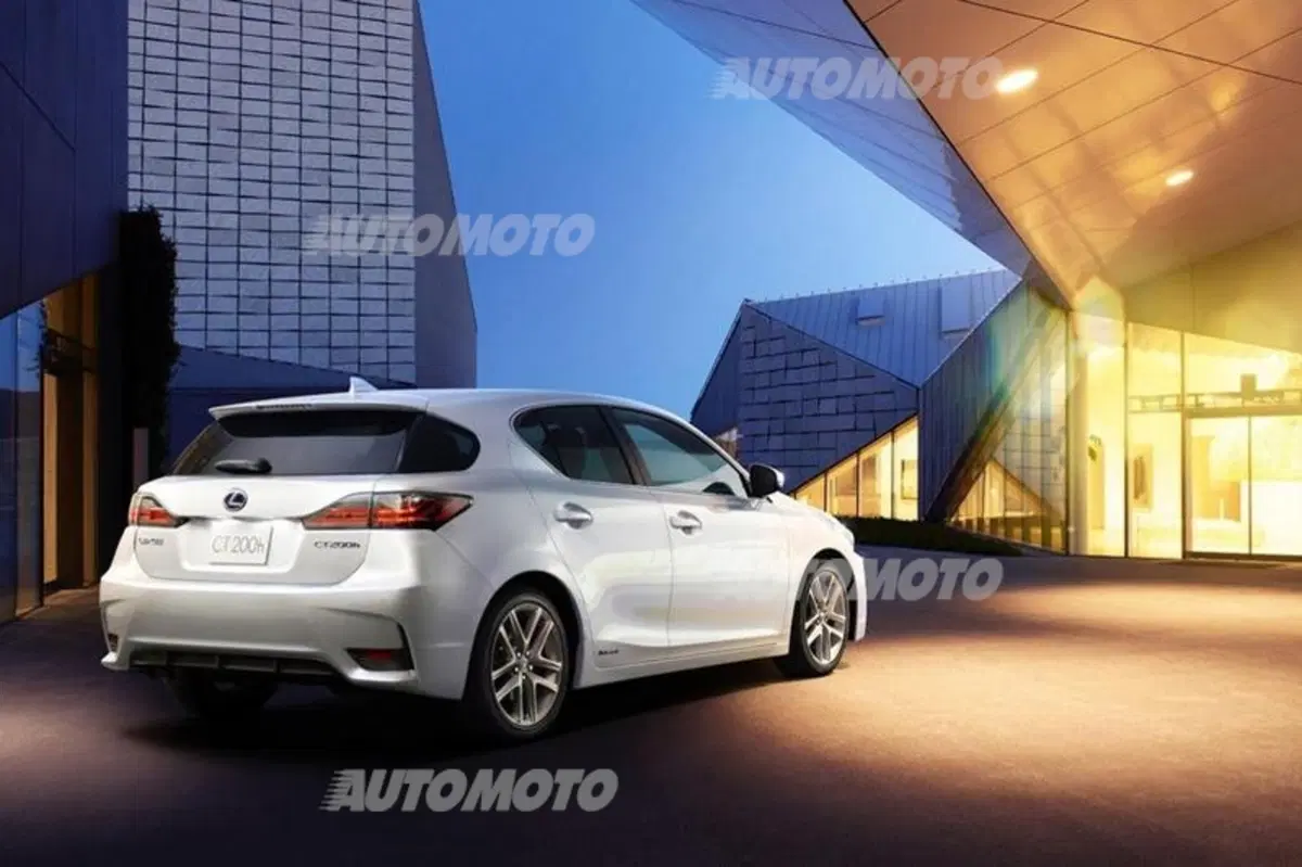 Lexus CT Hybrid restyling: prime immagini ufficiali (2)