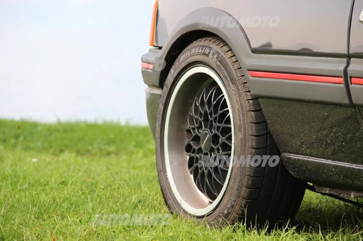 Peugeot 205 GTI Gutmann (24)