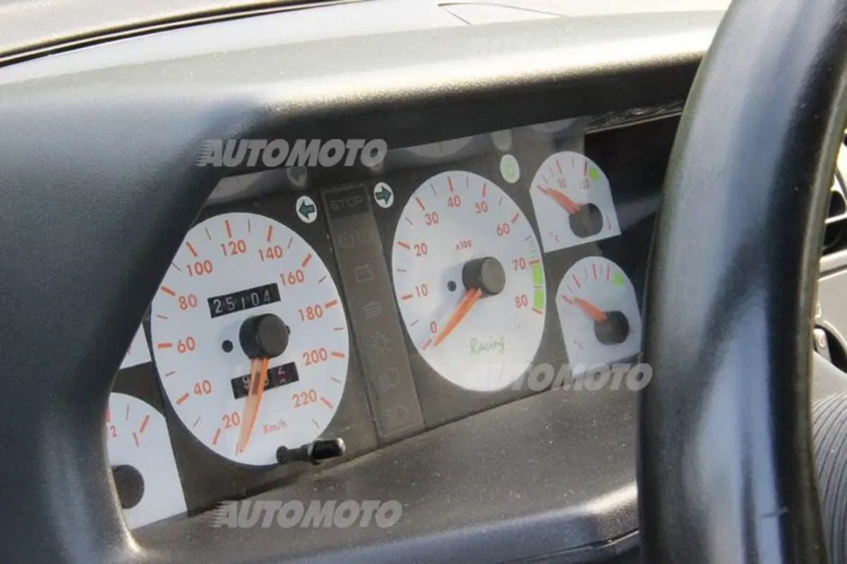 Peugeot 205 GTI Gutmann (28)