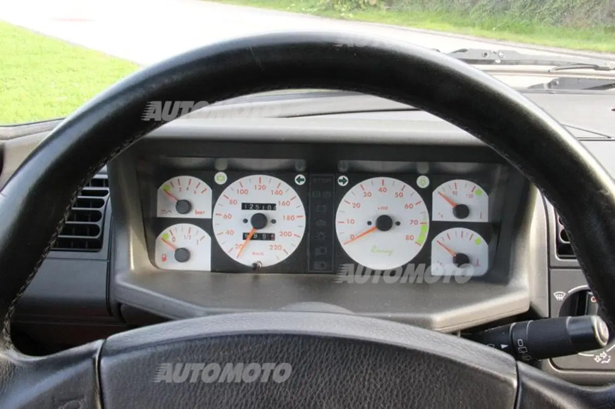 Peugeot 205 GTI Gutmann (29)