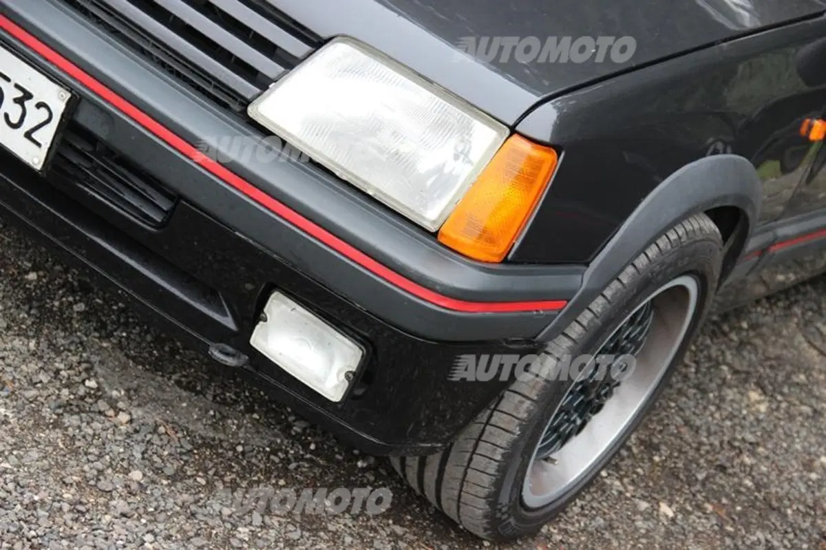 Peugeot 205 GTI Gutmann (46)