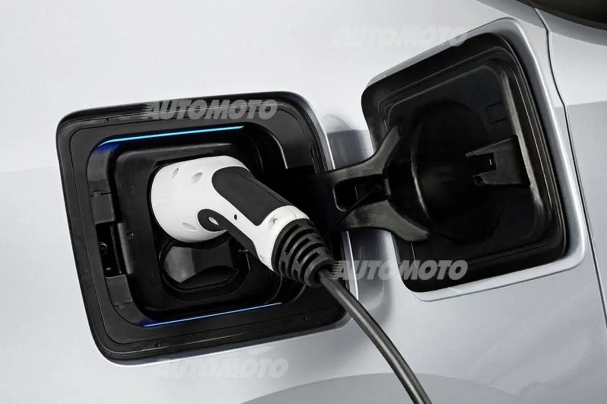 Martin Arlt: «La gamma BMW i sarà leader nella mobilità sostenibile» (21)