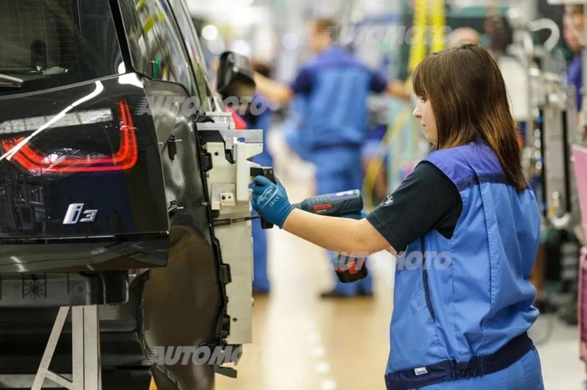 Martin Arlt: «La gamma BMW i sarà leader nella mobilità sostenibile» (22)
