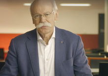 Mercedes, i divertenti auguri di Natale di Zetsche [Video]