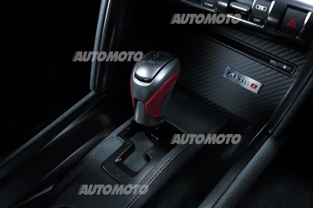 Nuova Nissan GT-R Nismo (10)