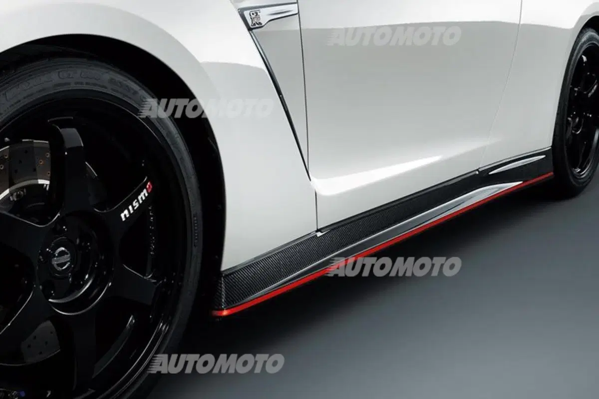 Nuova Nissan GT-R Nismo (14)