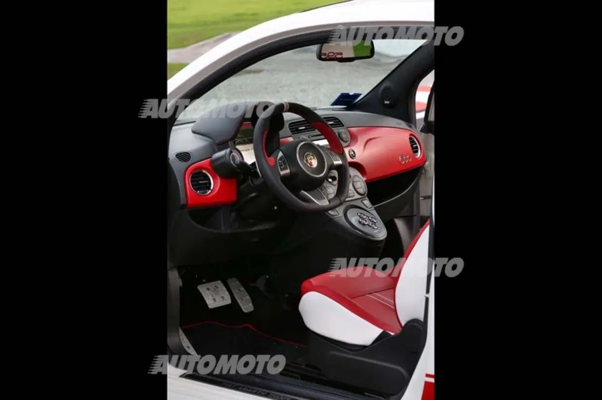 Abarth 595 50° Anniversario (32)
