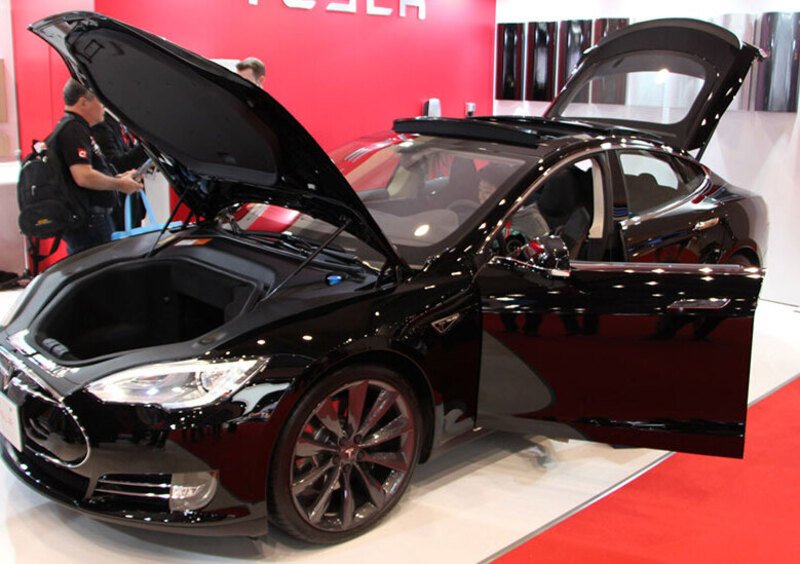 Tesla al Tokyo Motor Show 2013