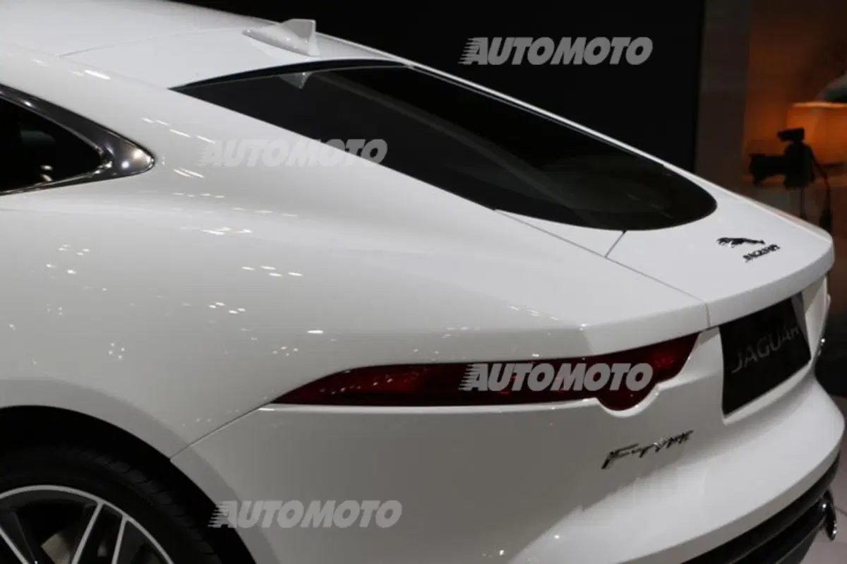 Jaguar al Tokyo Motor Show 2013 (11)