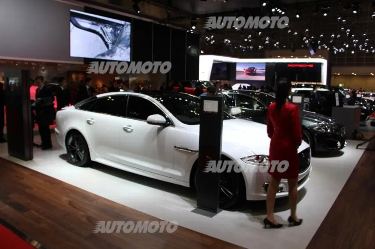 Jaguar al Tokyo Motor Show 2013 (25)