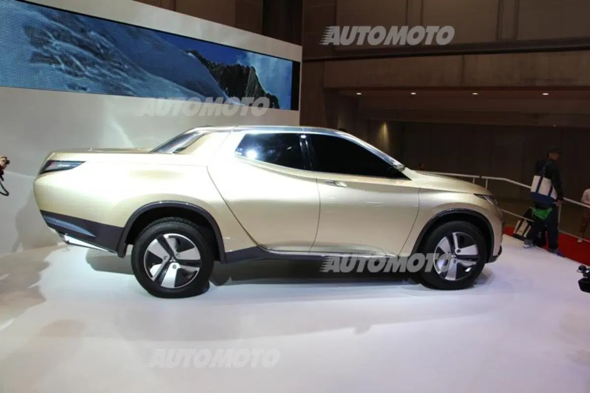 Mitsubishi al Tokyo Motor Show 2013 (4)
