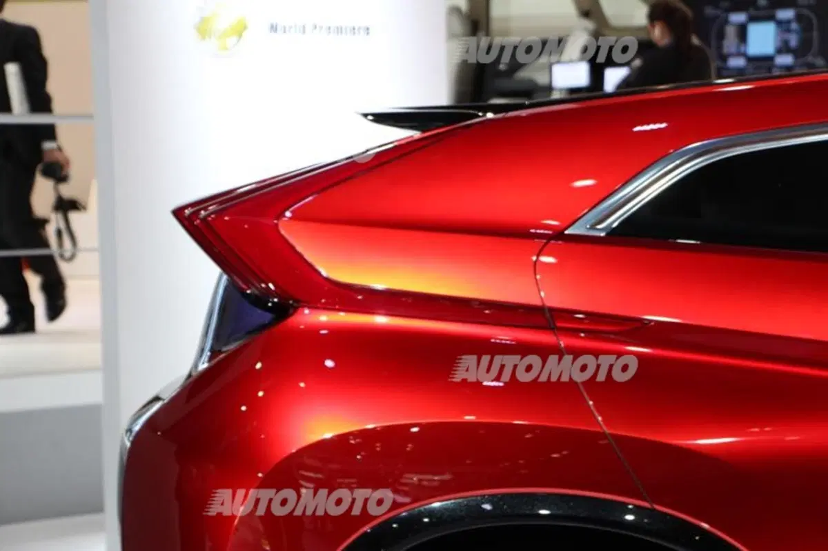 Mitsubishi al Tokyo Motor Show 2013 (16)