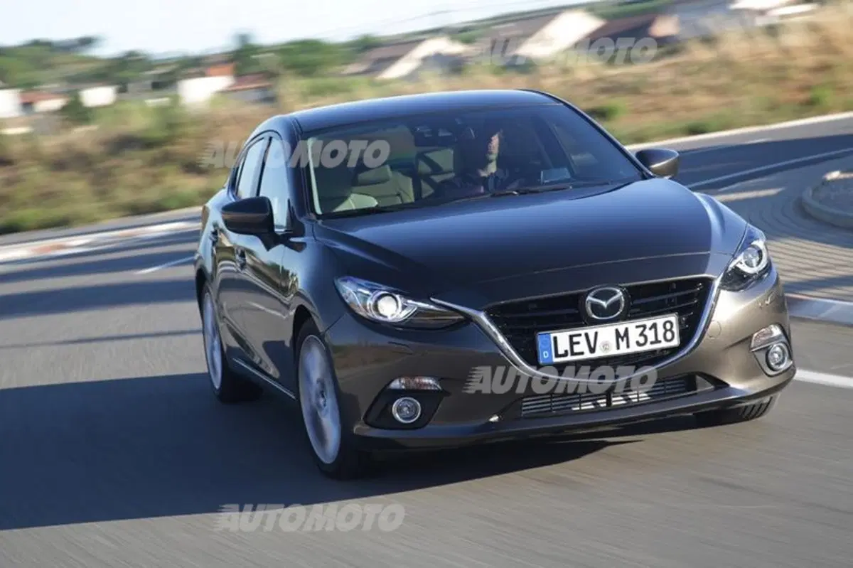 Mazda3 Skyactiv-Hybrid (4)