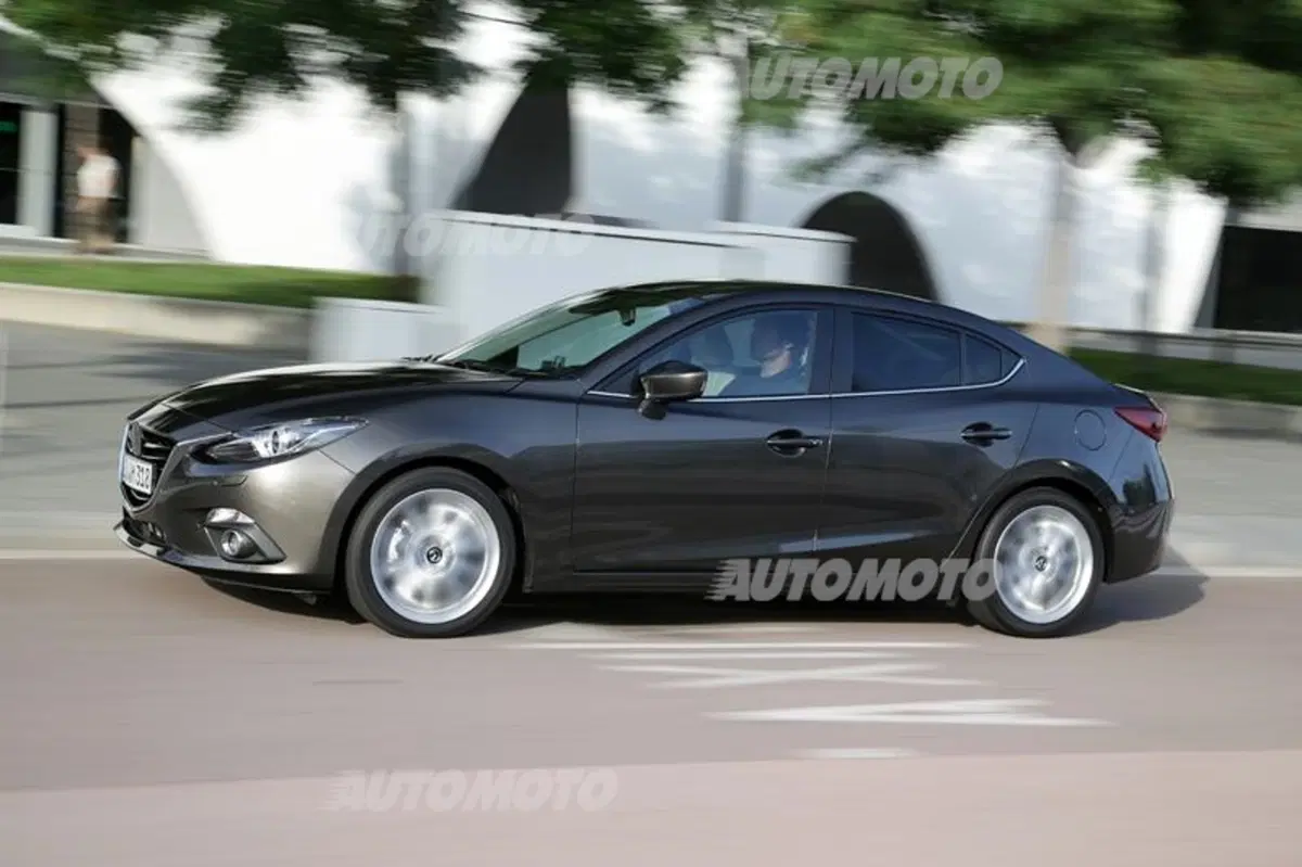 Mazda3 Skyactiv-Hybrid (7)