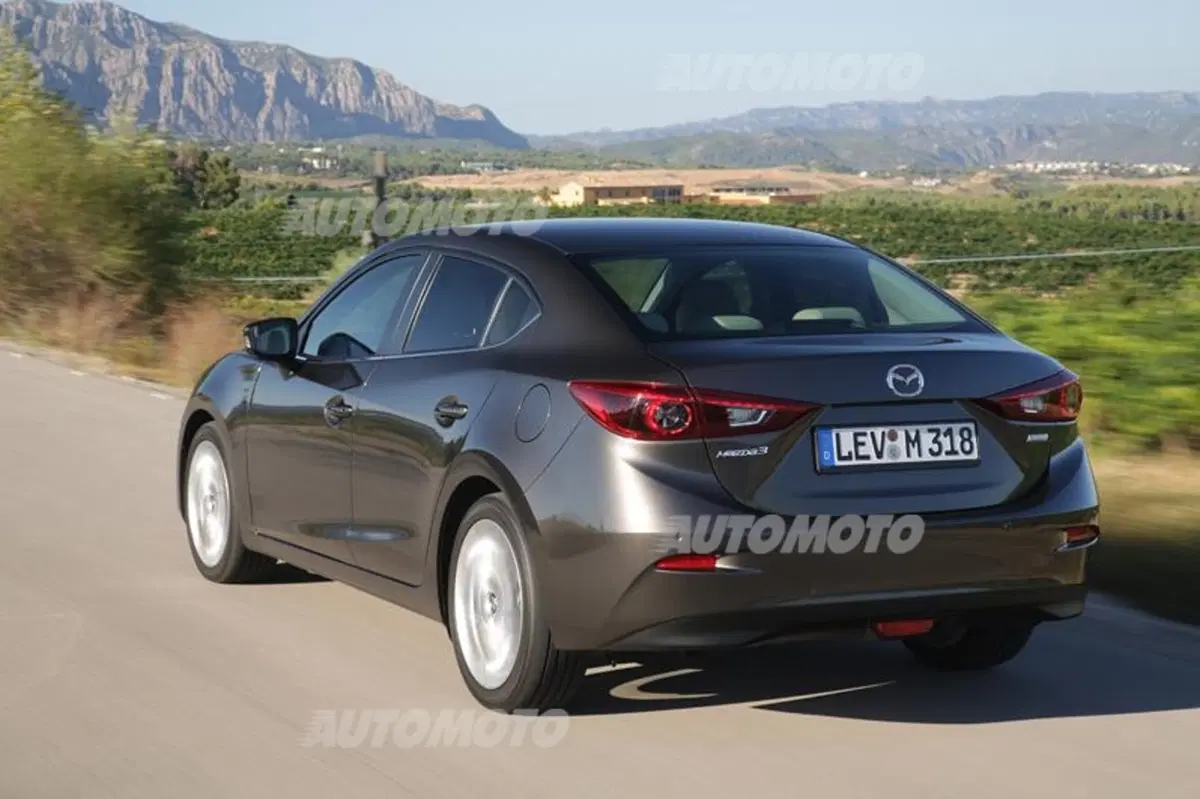 Mazda3 Skyactiv-Hybrid (9)
