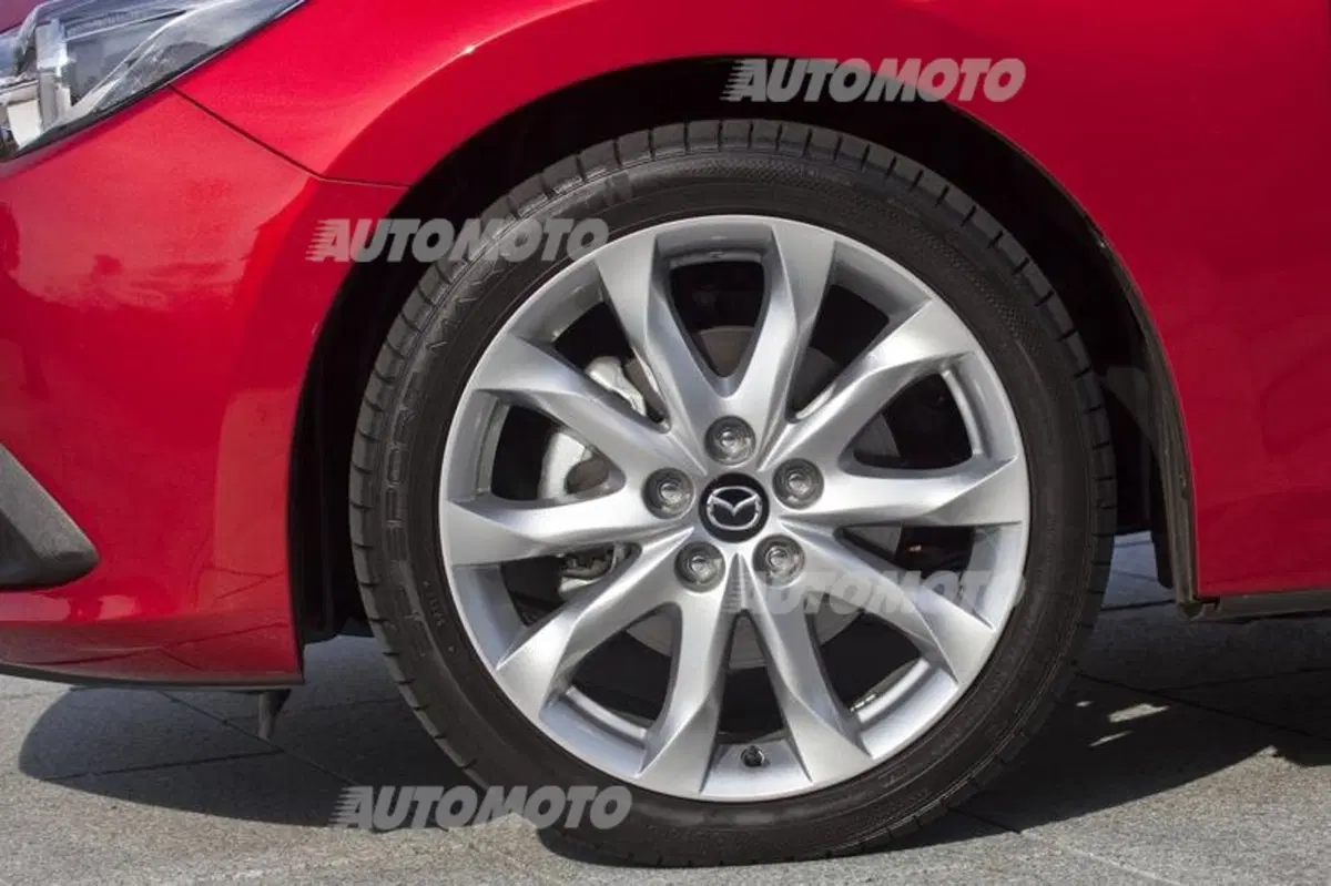 Mazda3 Skyactiv-Hybrid (13)