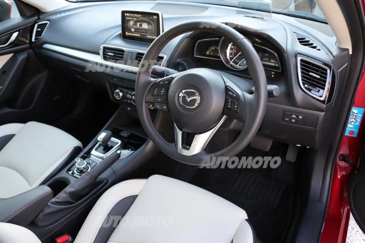 Mazda3 Skyactiv-Hybrid (18)