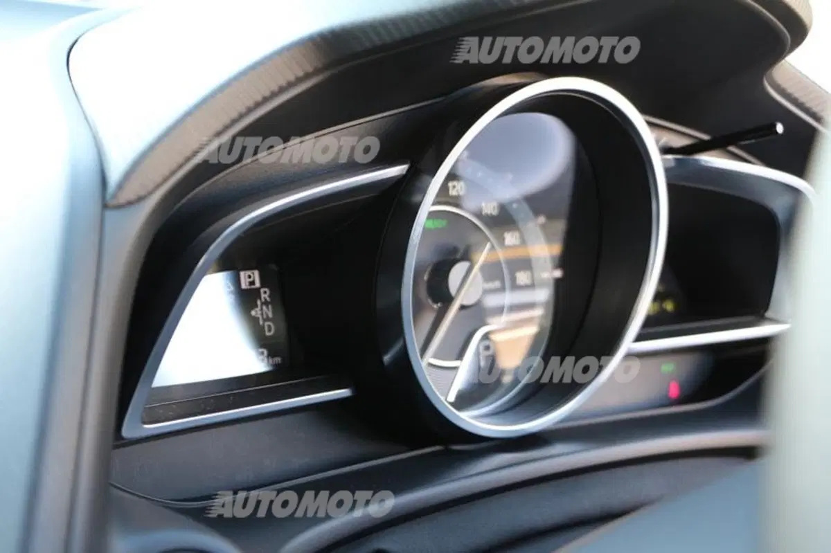 Mazda3 Skyactiv-Hybrid (20)