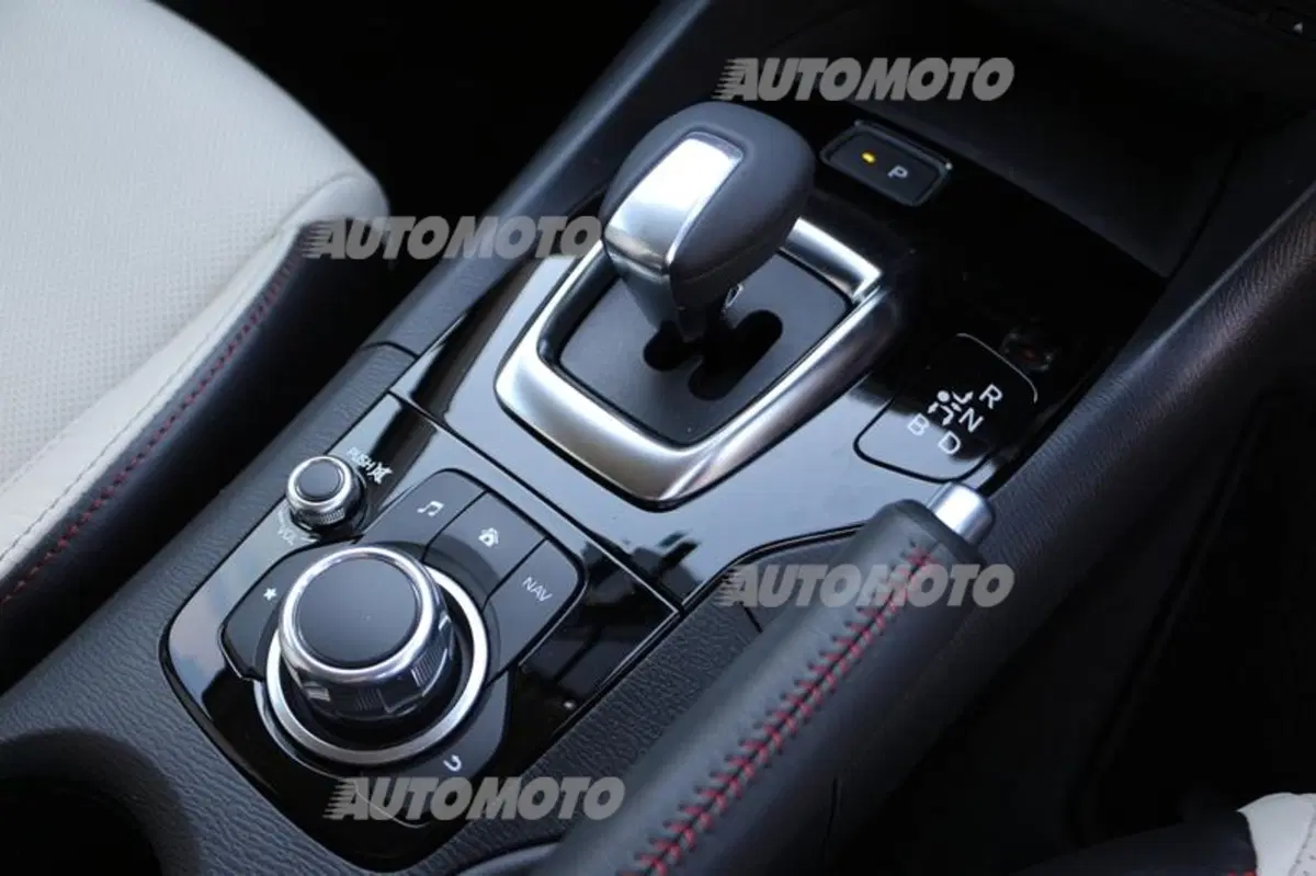 Mazda3 Skyactiv-Hybrid (22)