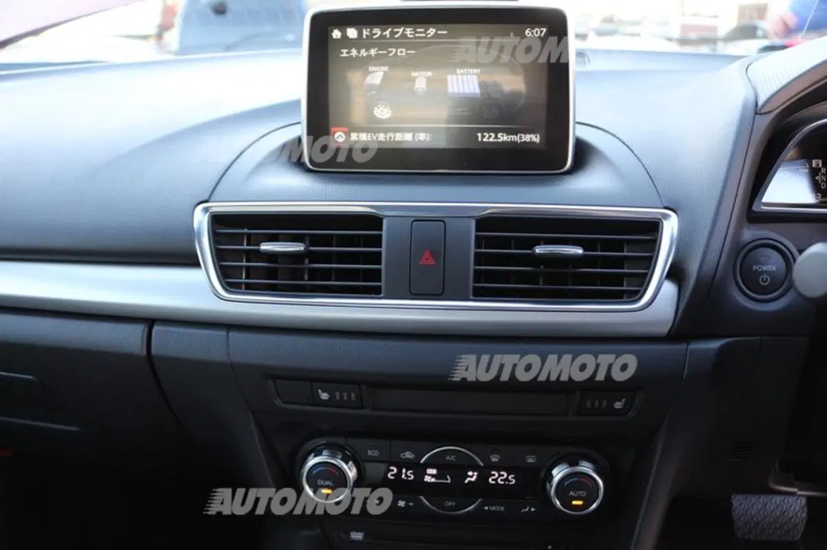 Mazda3 Skyactiv-Hybrid (24)