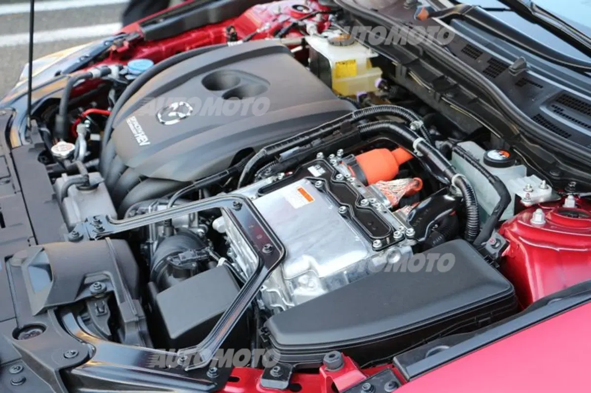 Mazda3 Skyactiv-Hybrid (30)