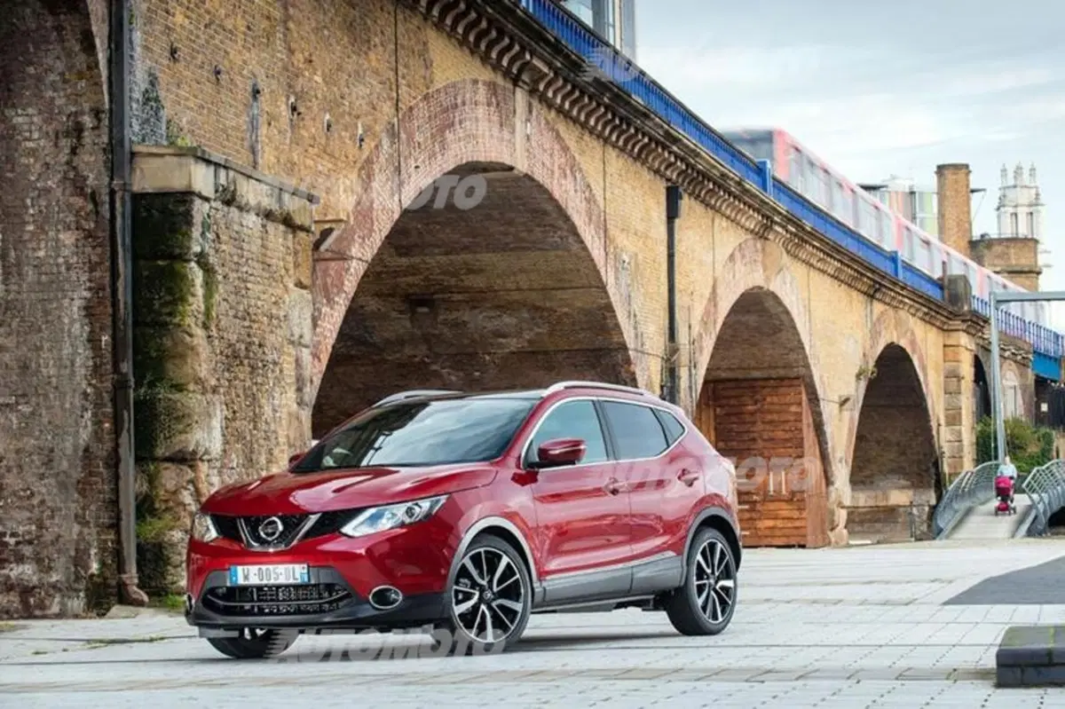 Nissan Qashqai Premier Limited Edition (15)