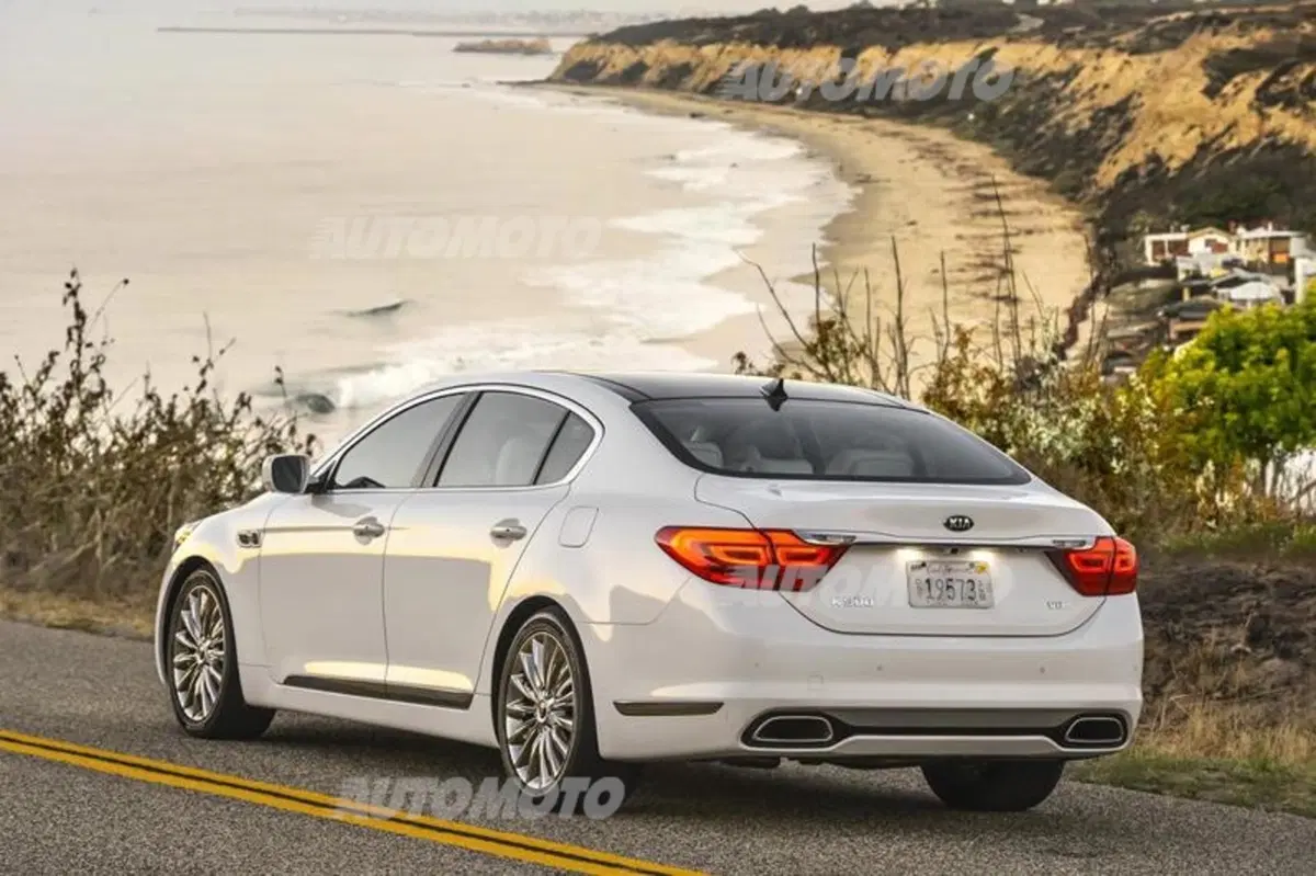 Kia K900: l'ammiraglia extra lusso parla coreano (6)