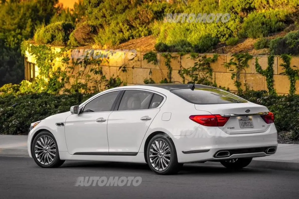 Kia K900: l'ammiraglia extra lusso parla coreano (8)