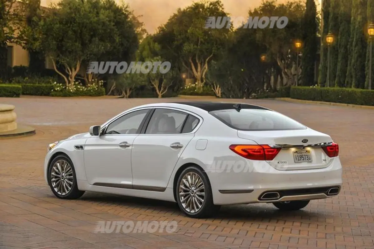 Kia K900: l'ammiraglia extra lusso parla coreano (11)